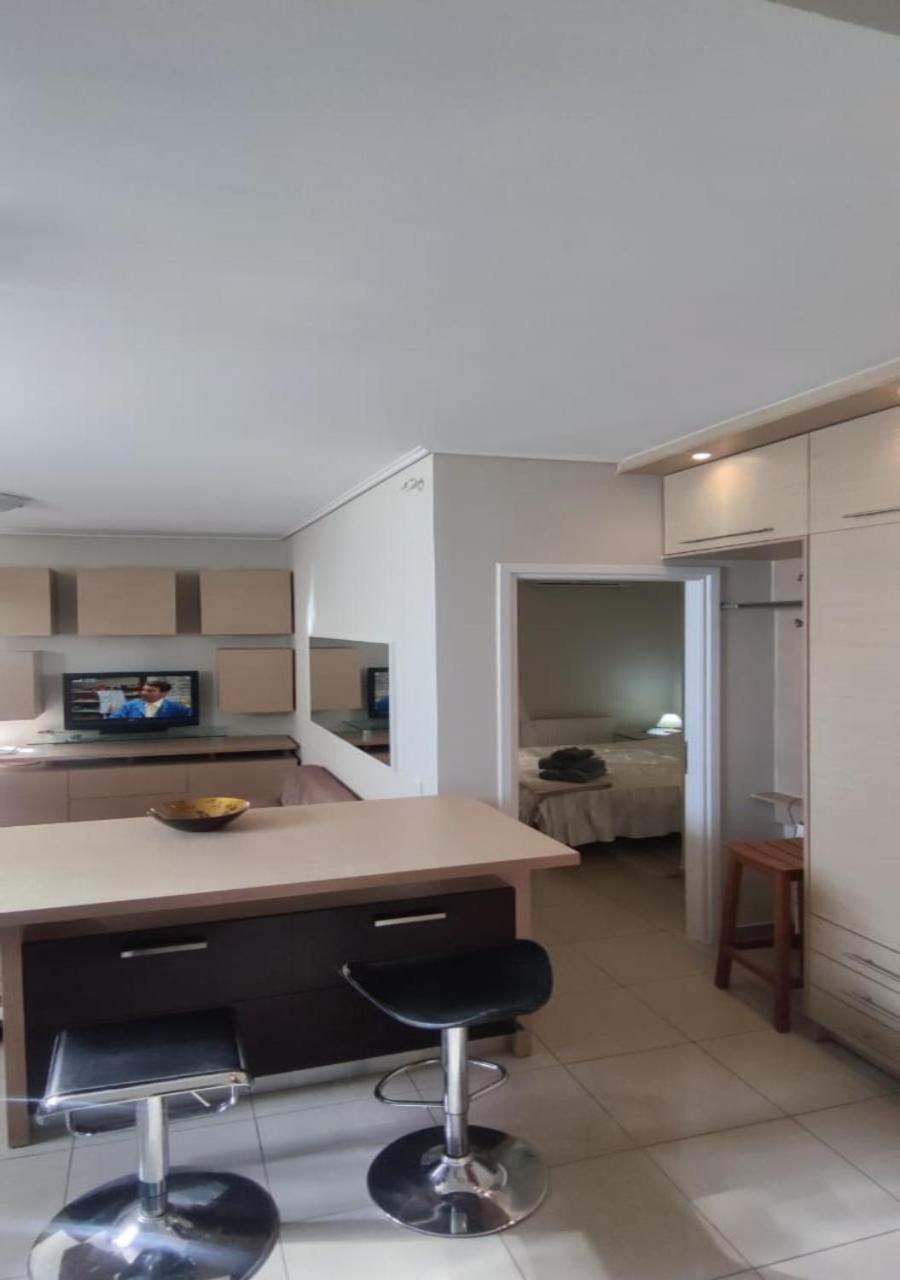 Apartment In A Quiet Location. 아테네 외부 사진